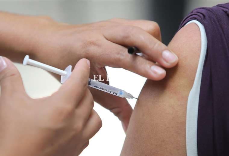 Vacunación contra la influenza en Santa Cruz /Foto: Fuad Landívar